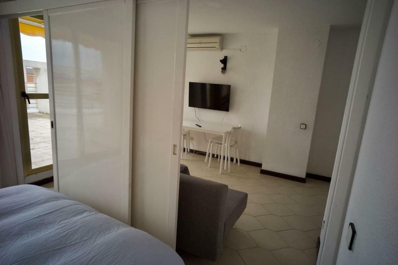 Cozy Beach Penthouse Salouアパートメント エクステリア 写真